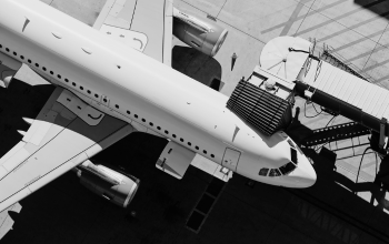 Impacts de la taxe de solidarité sur les billets d’avion - Avion sur le tarmac
