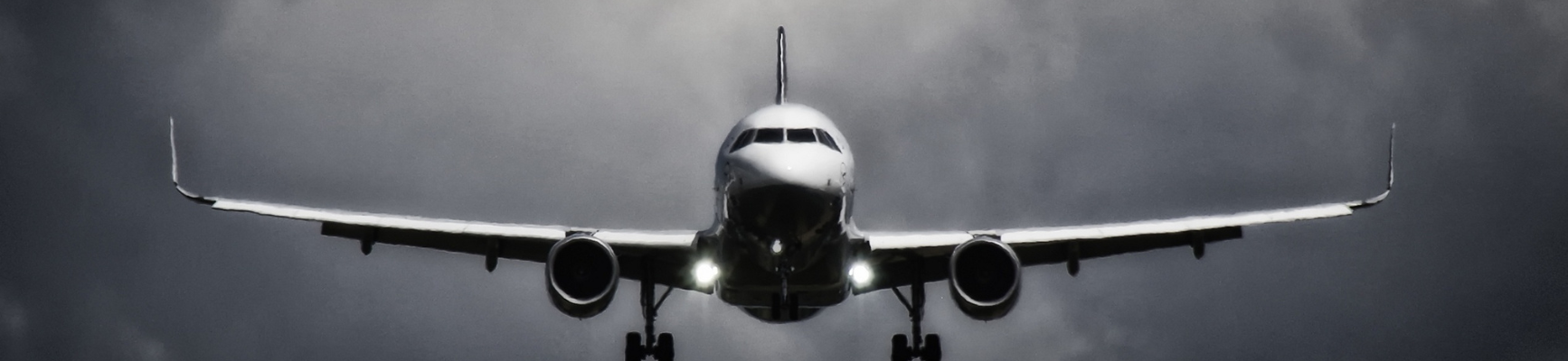 Triplement de lataxe de solidarité sur les billets d'avion - avion en partance quitte l'aéroport