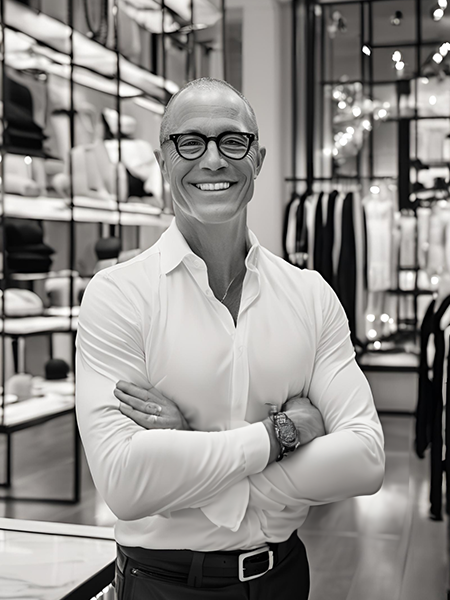 Management-de-transition-luxe_homme_noir_et_blanc