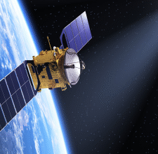 satellite dans l'espace