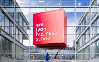 [miniature article] Management stratégique les coulisses d’une relance à l’emlyon